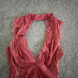 Victoria's Secret VS Lace Bodysuit‎ Teddy Deep V Neck Size Medium Shimmer Maroon